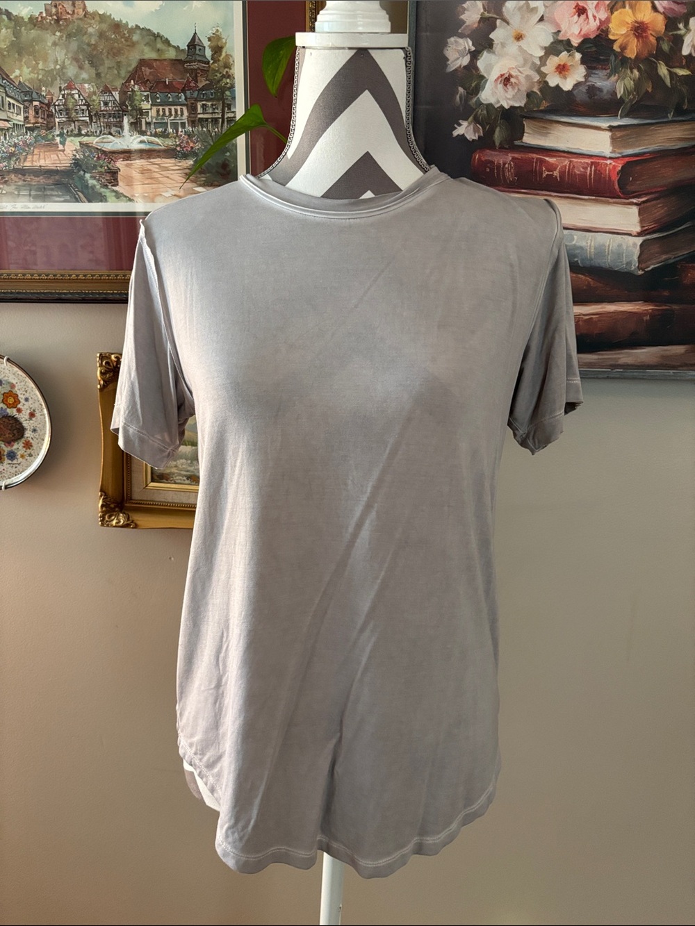 Buckle Light Gray Short Sleeve Crew Tee
